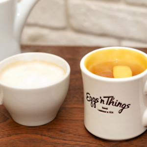 Eggs ’n Things　ハニージンジャーレモネード　チャイティー