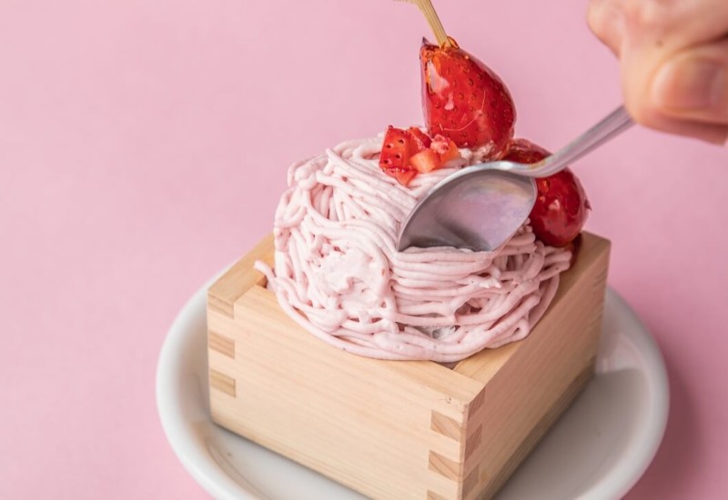 kawara CAFE&DINING ストロベリーキャンディーと苺の升モンブラン