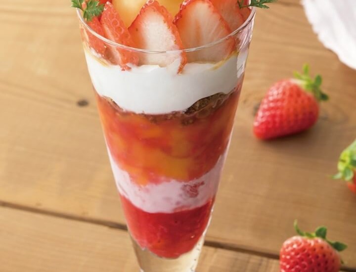 カフェモロゾフ いちごのプリンパフェ