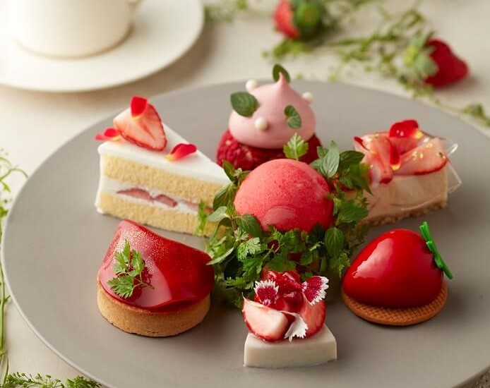 ハイアット セントリック 銀座 東京　Strawberry Fields Cake Set