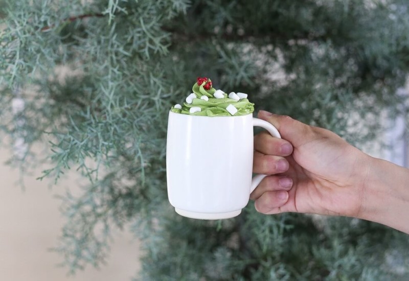 すすむ屋茶店　クリスマス抹茶ラテ