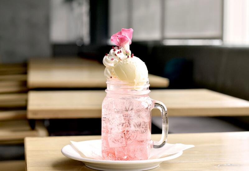 ヘッドクォーターズカフェ 桜のフロート