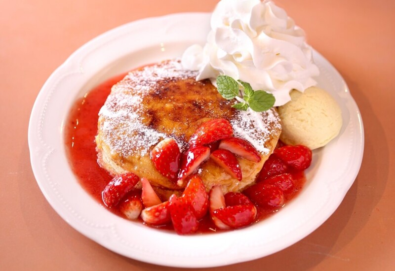 クアアイナ いちごのパンケーキブリュレ