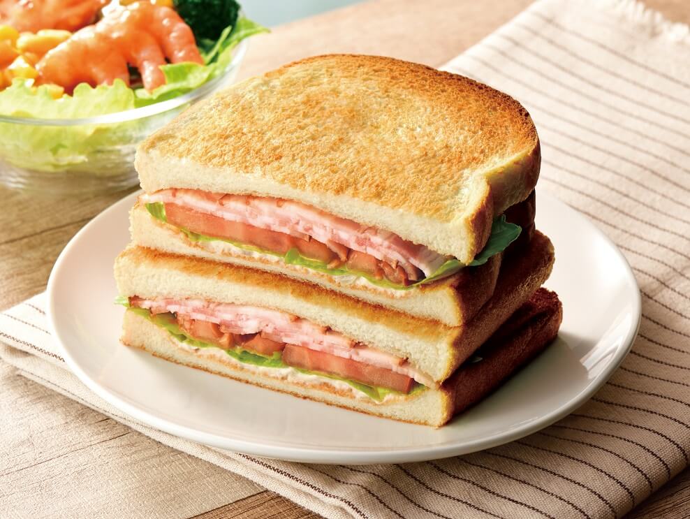 トーストサンド BLT〜シーザーサラダ仕立て〜